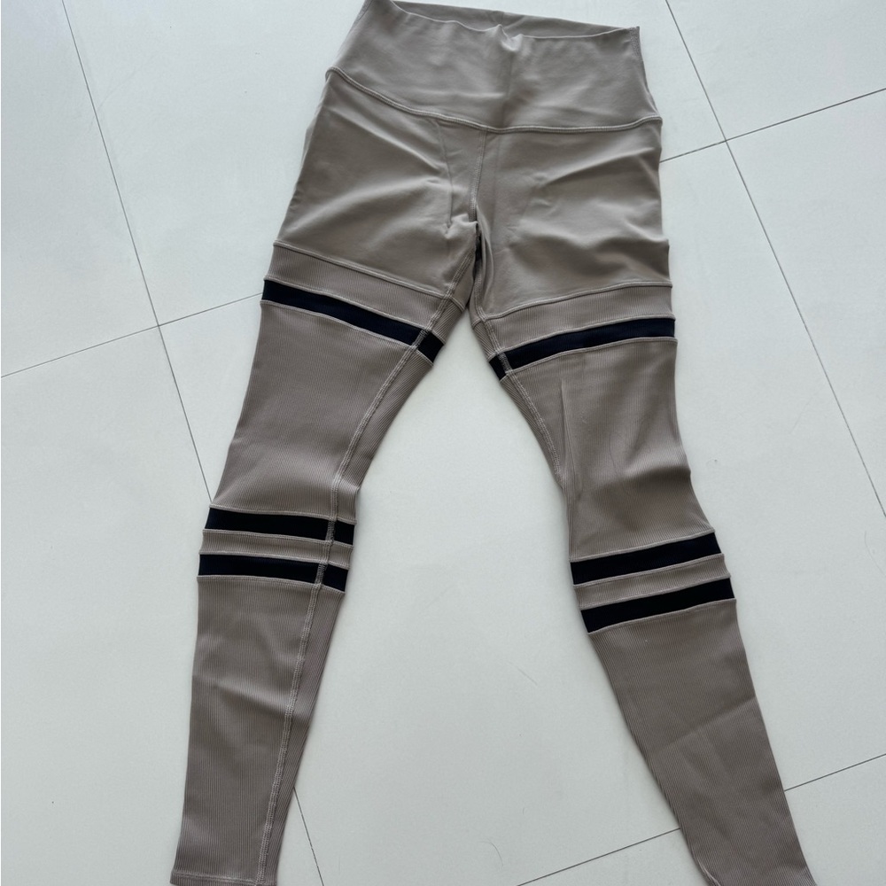 ALO Yoga Tan and Black Leggings
